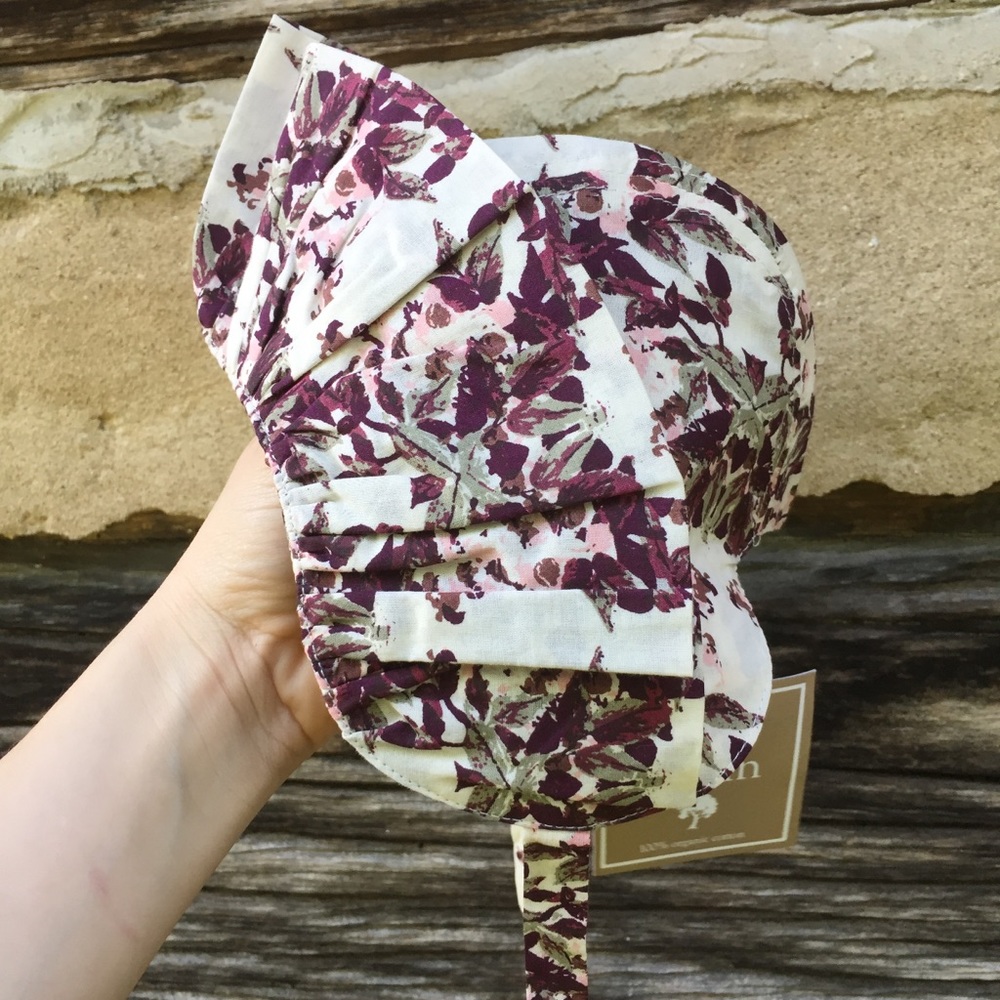 Organic cotton Kate Quinn ruffle bonnet flight cap